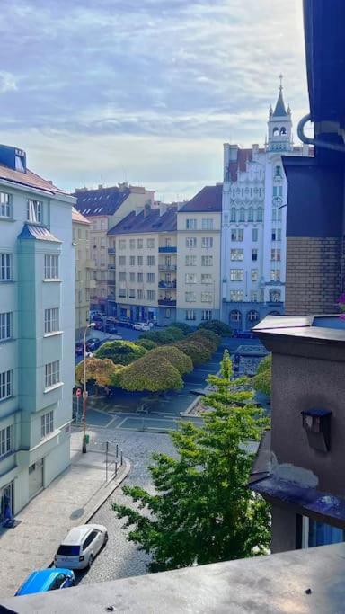 Airy & Bright Flat In Dejvice By Castle Apartament *